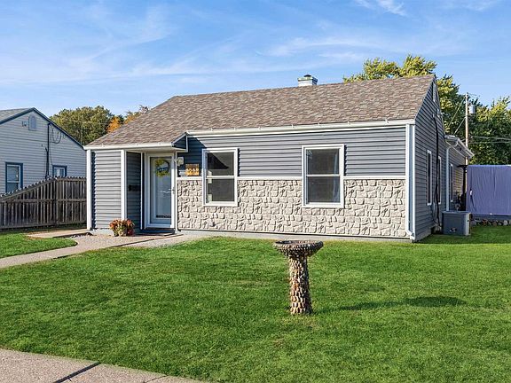 3rd image of 3832 Pearl Ave