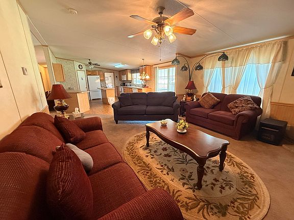 4th image of 524 Parks Ridge Rd