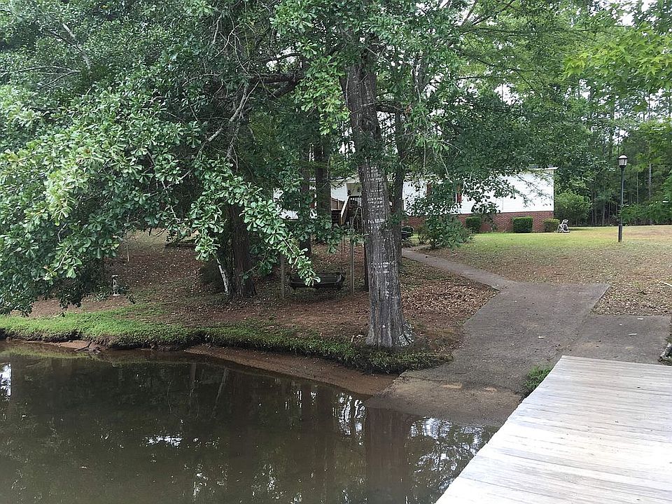 gently sloping lot