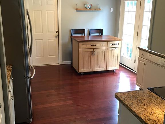 Kitchen & Breakfast Nook