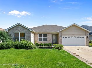 2020 Swan Ln, Elgin, IL 60123