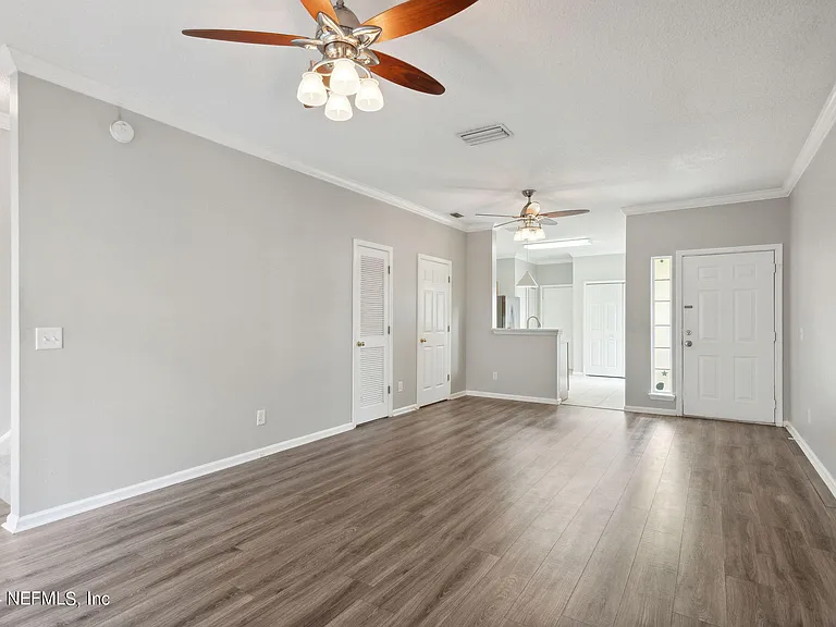 574 Southbranch Dr — Photo 10