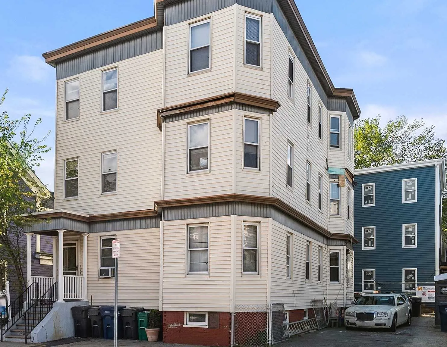 4 bed, $4,995 — Photo 1