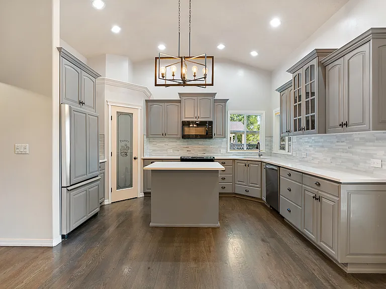 3234 N Nuova Ave — Photo 6