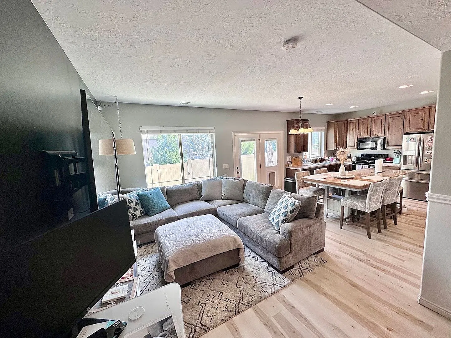 Gated Community + Pool + Fenced Yard! 3-Bedroom Riverton Townhome — Photo 3