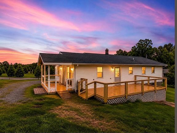 2nd image of 7484 Lillydell Cir