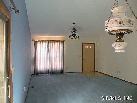 5th image of 806 Westwood Vlg