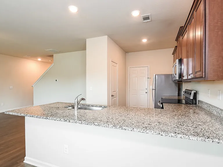 128 Innis Brook Cir — Photo 9