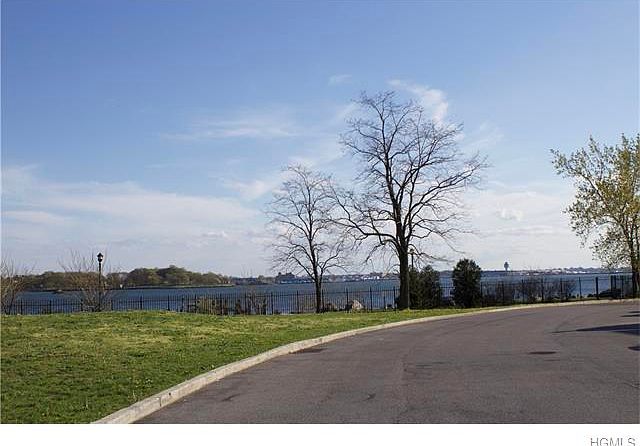 2nd image of 213 Surf Dr #131