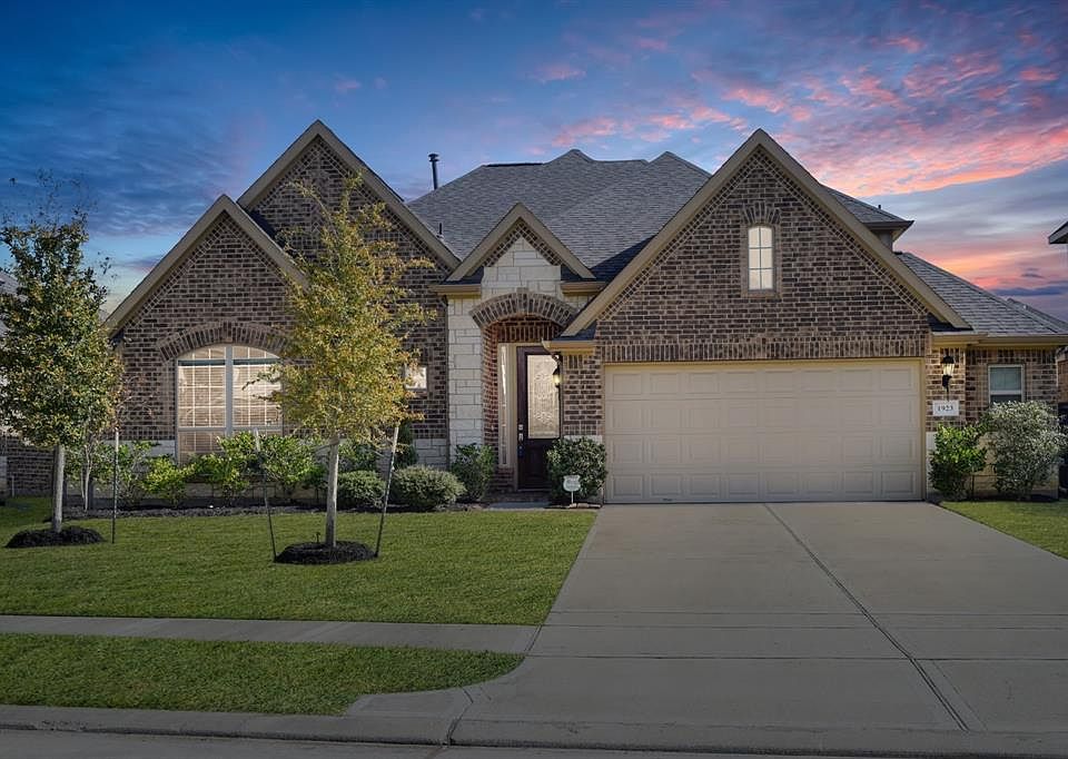 1st image of 1923 Golden Cape Dr