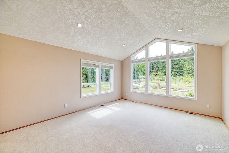 4th image of 2651 Obrien Road