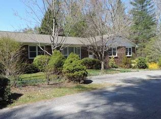 17 Grove Cir, Brevard, NC 28712