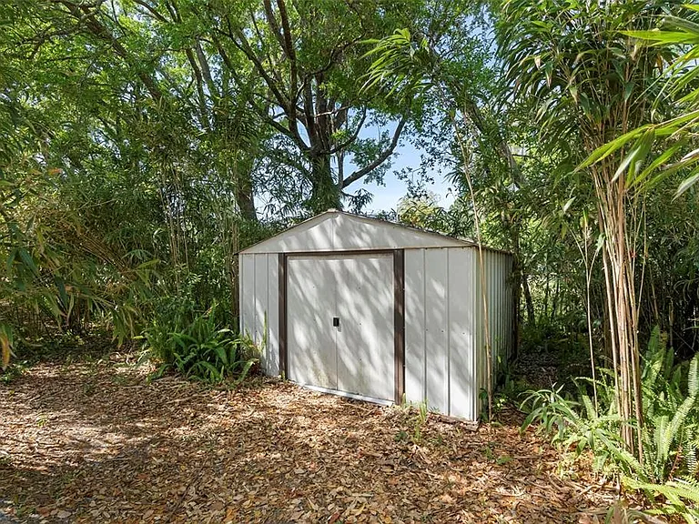 2240 Conway Dr — Photo 25