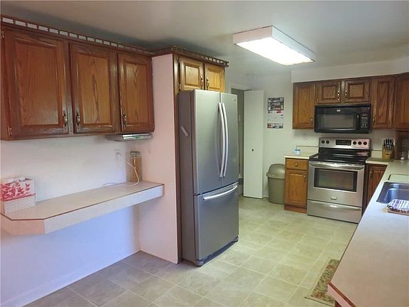3rd image of 5165 Elmwood Dr