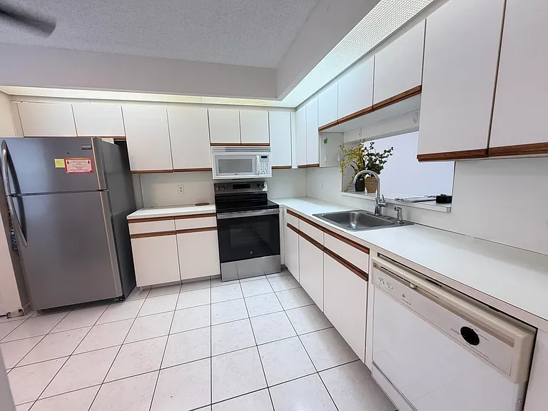 800 SW 125th Way #308O — Photo 3