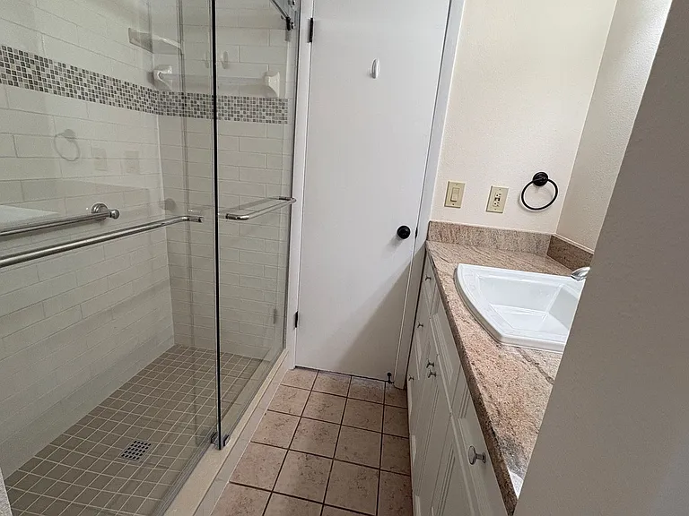 1 Lake Hollingsworth Dr #2 — Photo 13