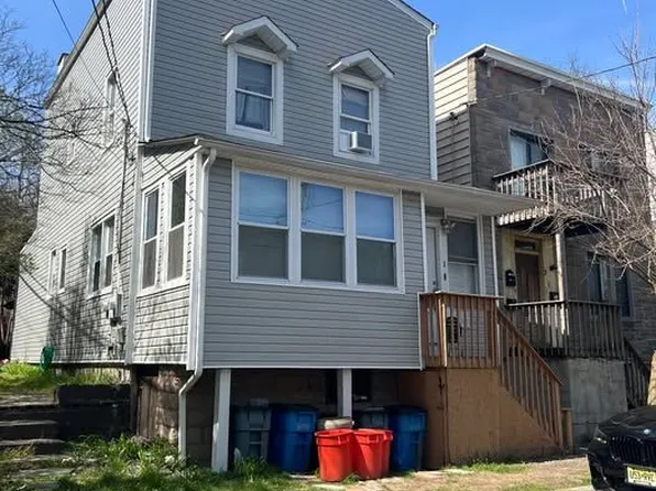 1 Manhattan Pl #1, Cliffside Park, NJ 07010