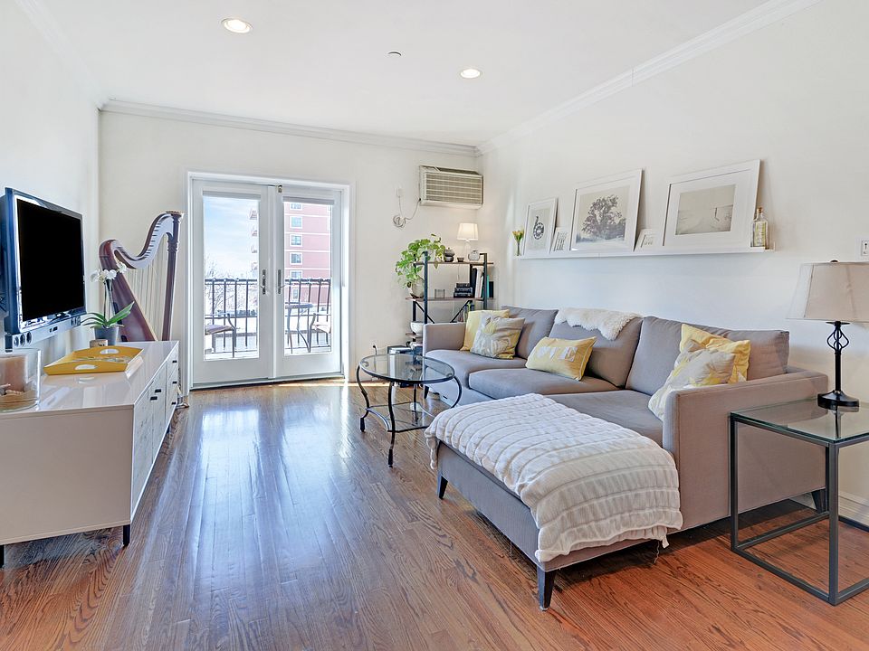 1st image of 712 6th Ave APT 3R
