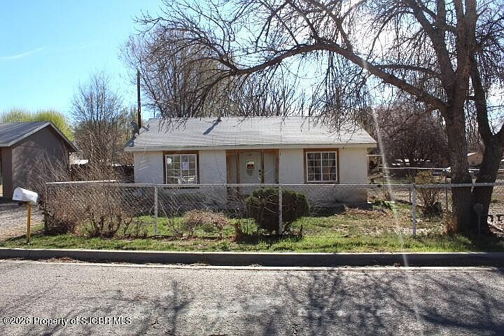 1st image of 804 Pioneer Ave