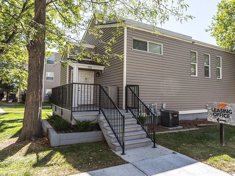 Flatirons Park Apartments — Photo 10