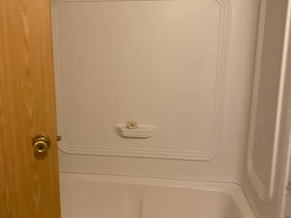 (undisclosed Address), Denton, MD 21629