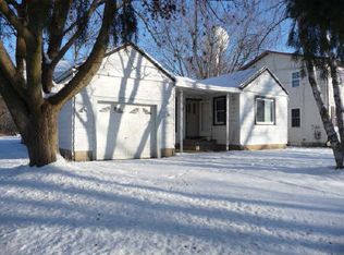 125 W North St, Capron, IL 61012