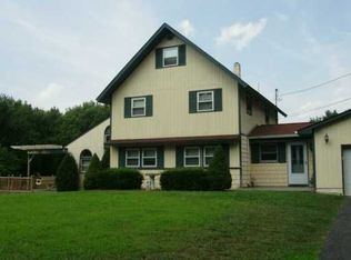 32 Schroeder Ln, Walden, NY 12586