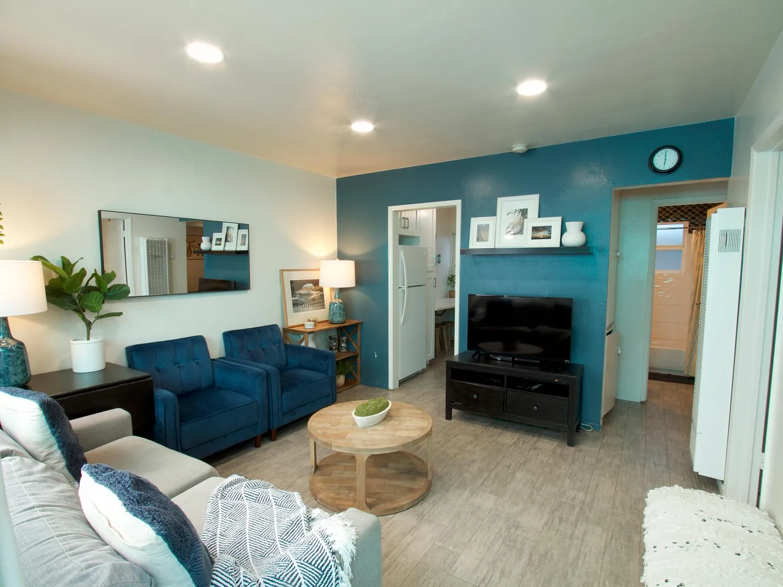 2 bed, 650 sqft, $3,495 — Photo 1