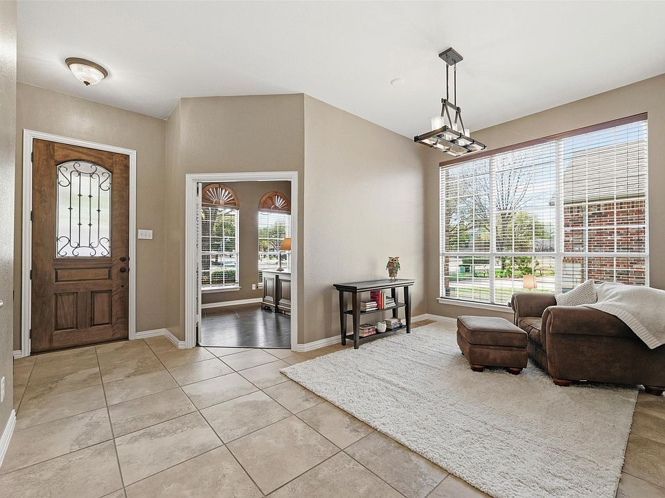 1st image of 1211 Golf Club Dr