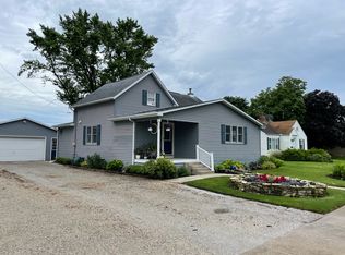 113 W Main St, Royal, IL 61871