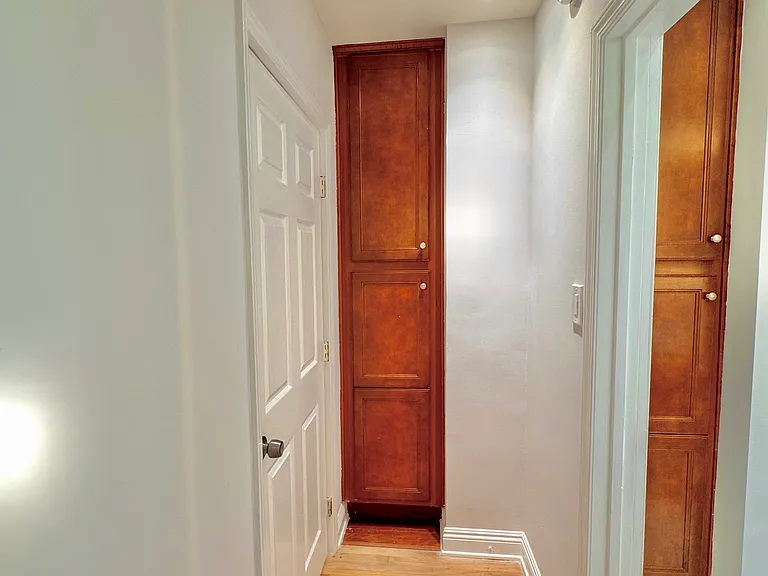 3172 S Barrington Ave #102 — Photo 8