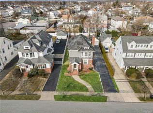 17 1st St, Lynbrook, NY