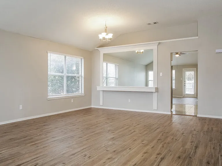 2864 Concho Trl — Photo 4