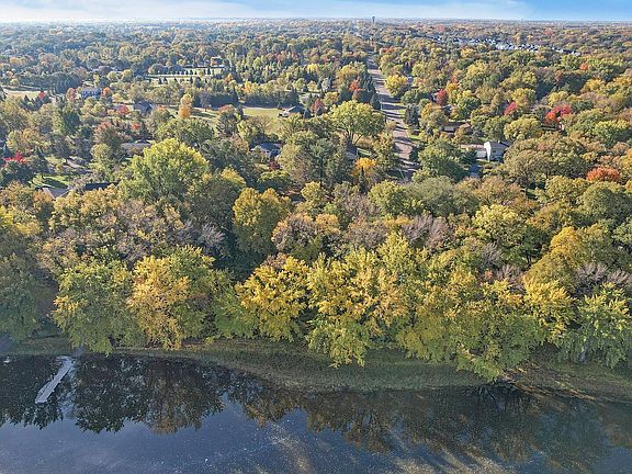 4th image of 12620 Overlook Rd