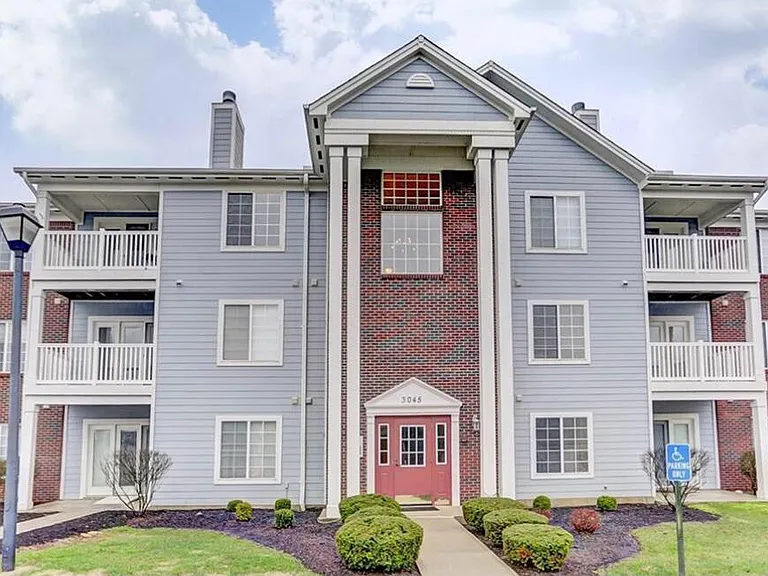 3045 Westminster Dr #207 — Photo 1