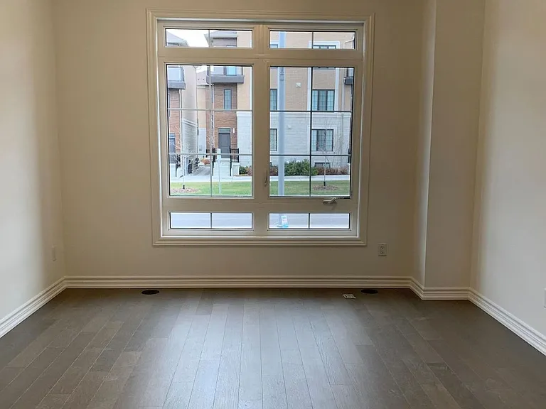 76 Village Pkwy — Photo 12