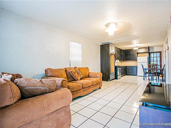 5th image of 2416 Ebony Ave
