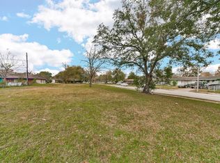 6063 Ridgeway Dr, Houston, TX 77033