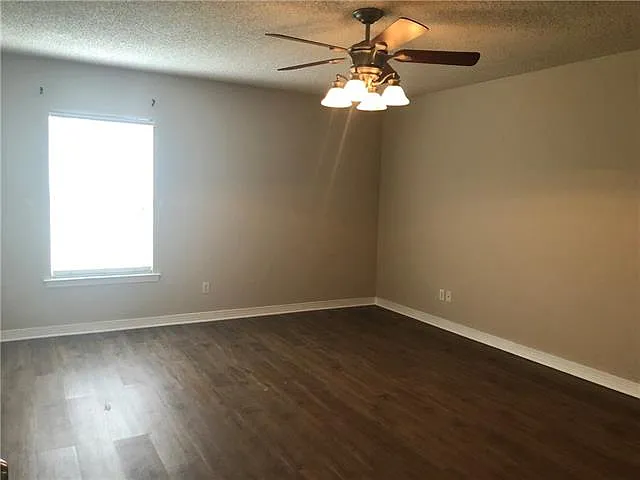 1064 Clairise Ct — Photo 16