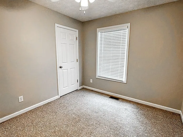 6410 Janton Way — Photo 20
