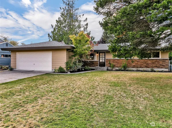 610 3rd Street, Steilacoom, WA 98388
