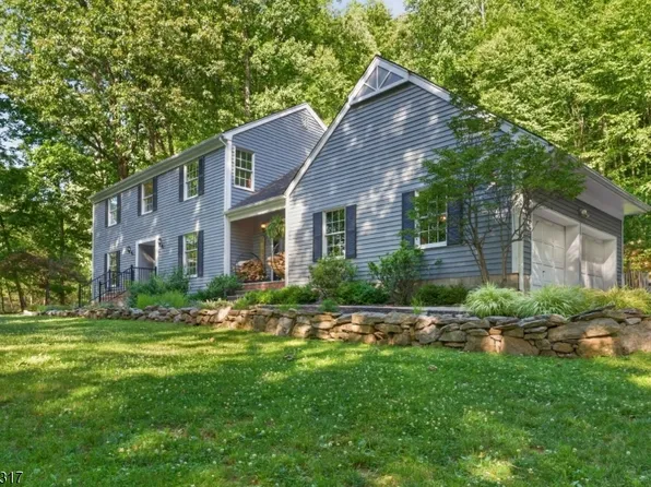 131 Philhower Ave, Califon Boro, NJ 07830