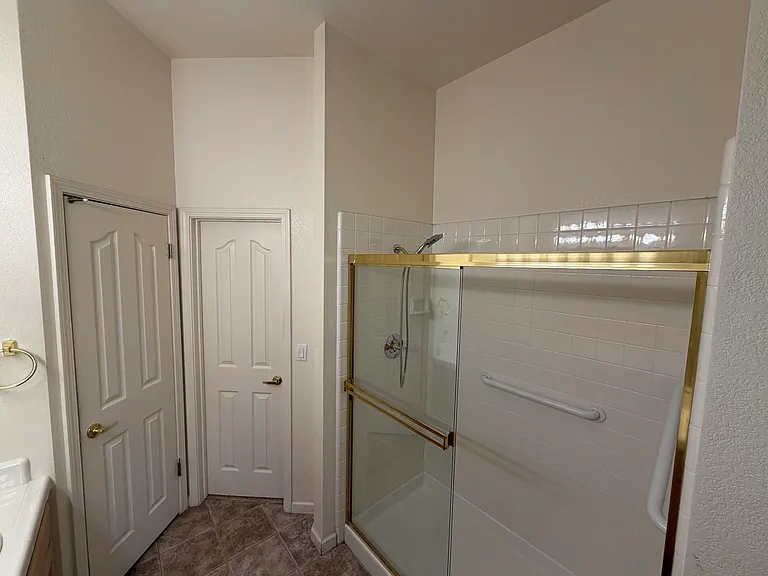 2833 Catalina Dr — Photo 20
