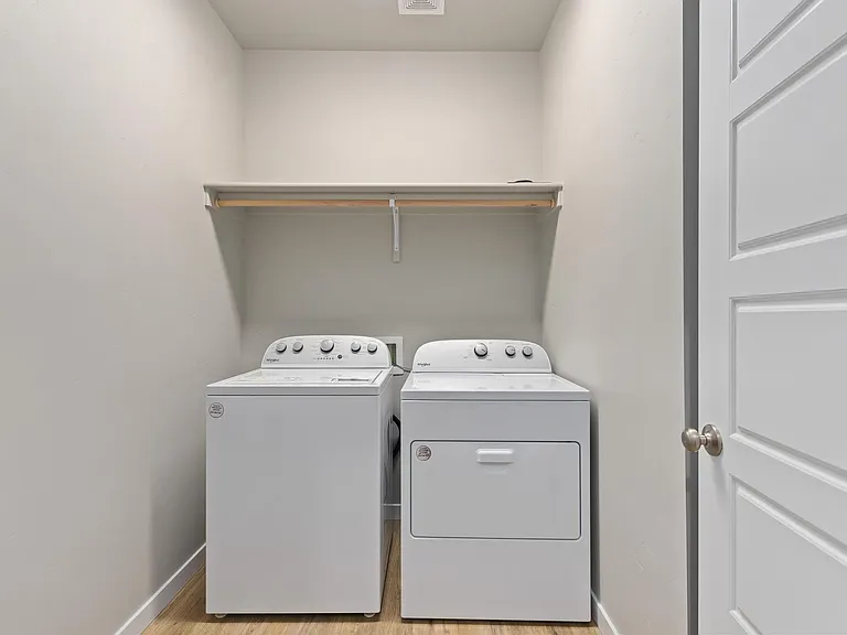2741 E Jasmine St — Photo 29