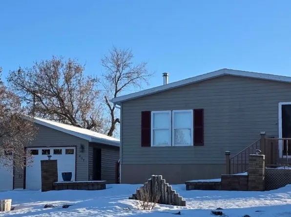 407 Main St, Max, ND 58759