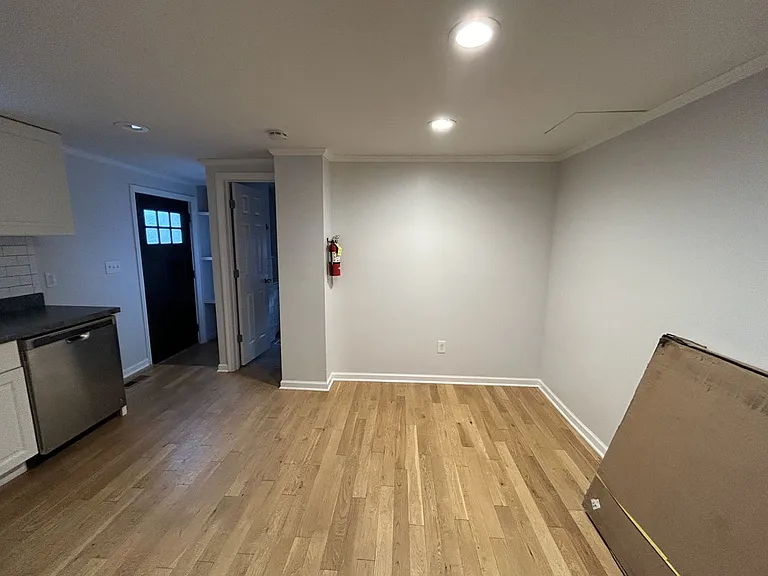 73-75 Monmouth St — Photo 11