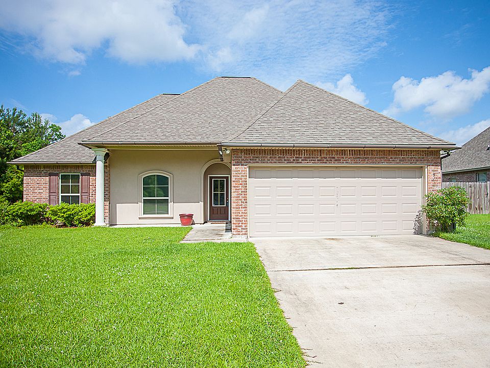 1st image of 39449 Brighton Park Dr
