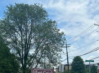 58 E Gate Ln #58, Hamden, CT 06514