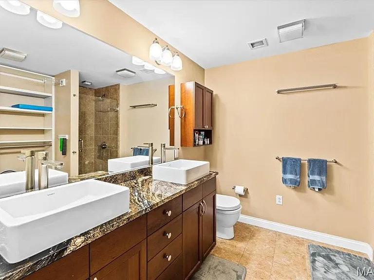 4909 Laclede Ave #801 — Photo 17