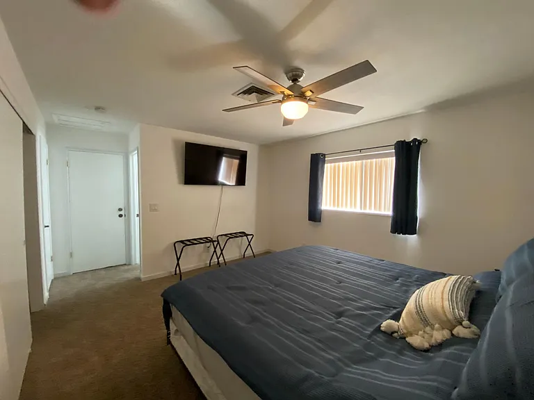 2834 Holiday Dr — Photo 4